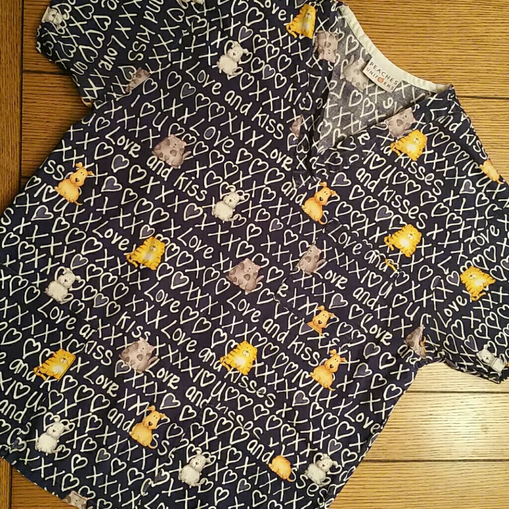 Scrub top size M
